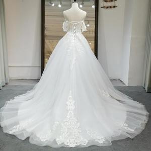 ชุดแต่งงานแบบเปิดไหล่ รุ่น Jancember RL064 สีไอวอรี่ แต่งลูกไม้ คอวี พร้อมชายกระโปรง - Product Image 3