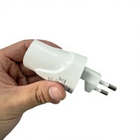 Prise murale européenne fiable avec deux ports USB-A de charge rapide, DC 5V 2.4A Max, certifiée CE RoHS pour ordinateur portable, téléphone portable, voyage
