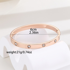 Pulsera de Diamantes de Lujo Premium Starry Sky Rose Gold, Acero de Titanio, Resistente a la Decoloración, Novedad 2024, Venta al por Mayor - Product Image 3