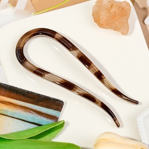Peine de Pelo Minimalista Esmerilado en Forma de U para Mujer, Accesorios para el Cabello al por Mayor - Product Image 5
