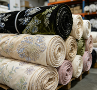 Tissu en velours cinq couleurs à motifs floraux végétaux brodés, avec paillettes bleues irisées, de poids moyen, pour automne-hiver, mariage, style rétro