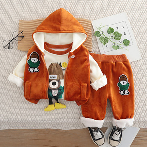 Set di Abbigliamento Autunno-Inverno per Bambini 2025, Nuovo Elegante Completo Caldo con Gilet e <span class=keywords><strong>Felpa</strong></span> con Cappuccio per Ragazzi e Ragazze, Set di Tre Pezzi - Product Image 3