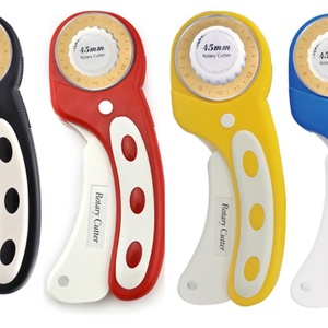 Cutter rotatif de 45 mm avec poignée ergonomique et verrou de sécurité pour tissu, cuir, artisanat, couture, quilting - Product Image 2