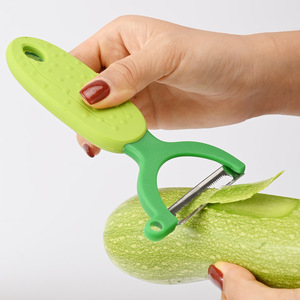 Éplucheur de légumes multifonction Zyc60 avec poignée en caoutchouc souple pour une utilisation en cuisine - Product Image 5