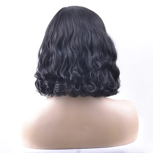 Perruque courte ondulée mi-longue <span class=keywords><strong>en</strong></span> fibre haute température, couleur naturelle, avec <span class=keywords><strong>frange</strong></span> coupée et cheveux latéraux effilés, pour femme, de Source Factory - Product Image 5