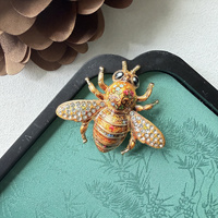 Broche Abeille Style Porcelaine Bleue et Blanche, Épingle de Revers Rétro en Émail et Strass, Insecte Classique Chinois, Broche Florale Abeille