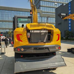 A brand new, original, <b>8</b>-<b>ton</b> high-performance wheeled <b>excavator</b> made in China, equipped with EPA protection. - Product Image 4