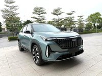 GEELY BOYUE L 2025 USADO, CUARTA GENERACIÓN, 1.5TD DCT, EDICIÓN SPLENDID JINXIU, 5 PUERTAS, 5 ASIENTOS, SUV, COLOR VERDE sobre MARRÓN