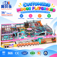 Structure de jeu intérieure commerciale pour enfants, thème sportif multi-zones, robuste et respectueuse de l'environnement, avec parcours Ninja