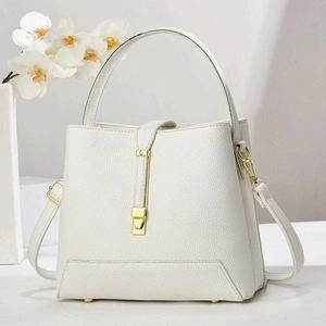 Bolso bandolera para mujer, moderno y casual, modelo pequeño con bordado de la palabra Love, diseño de rombos, impermeable, estilo exótico, con cadena. - Product Image 3