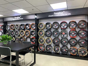 Funda de <span class=keywords><strong>Volante</strong></span> de Felpa Blanca OUDI de 3 Radios con Tacto Cálido y Protección, Ajuste Universal para Decoración de Autos Nuevos - Product Image 4