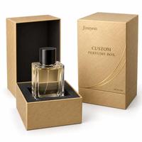Boîte à parfum verticale en papier texturé doré 10x10x14cm avec insert en mousse surélevé, fermeture magnétique et pelliculage brillant |