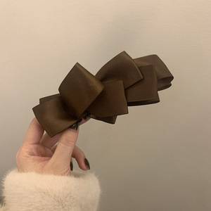 Pinza para el pelo tipo banana de color liso y sencillo, estilo coreano, accesorio de tela y plástico para mujer, para bodas, fiestas y aniversarios. - Product Image 3