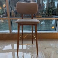 Tabouret de bar en bois massif rembourré sur mesure |   Tissu en cuir |   Chaise de bar robuste de style farmhouse pour usage commercial |   Design moderne