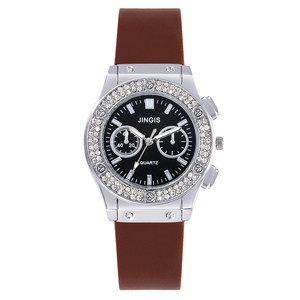 Stylish Men's Silicone Watch with Diamond-<b>Studded</b> Dial and Quartz Design - Product Image 4