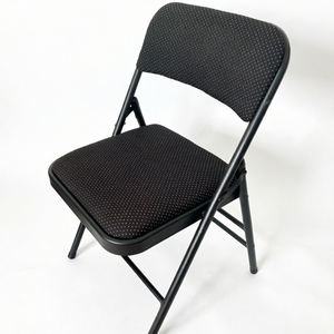 เก้าอี้พับสีดำโครงโลหะกันน้ำสำหรับงานจัดเลี้ยงและใช้งานกลางแจ้ง - Product Image 1