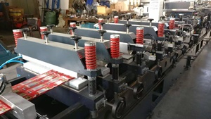 <span class=keywords><strong>ZUD</strong></span>-600 Hochgeschwindigkeits-Dreiseitenversiegelungs-Reißverschluss-Standbeutel-Herstellungsmaschine - Product Image 5