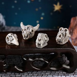 Adornos de resina con forma de calavera de animales en miniatura, decoración de Halloween, accesorios artesanales hechos a mano para interiores - Product Image 2