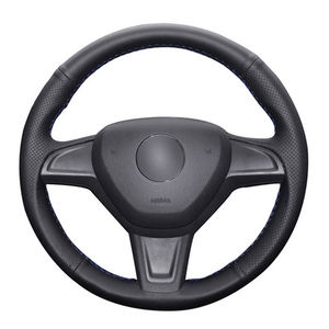 2014-2016 Skoda <span class=keywords><strong>Yeti</strong></span> & Rapid Housse de volant de voiture en cuir microfibre cousu à la main avec matériau en fibre populaire de style sportif - Product Image 1