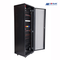 PDU intelligent à boîtier métallique avec comptage intégré, norme BS 1363, pour application en rack de serveur haute densité à Singapour