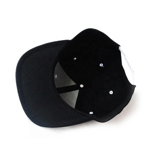 Casquettes à bec plat avec broderie dorée de qualité supérieure, OEM - Product Image 6