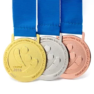 Op Maat Gemaakte Metalen Ijzeren Gestempelde Gold Plating Sport Shuttle Badminton Medaille