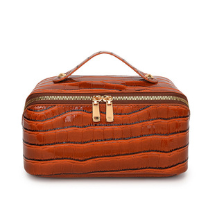 Bolsa de Cosméticos de Piel Sintética de Cocodrilo de Color Personalizado, Bolsa de Aseo de Viaje de Gran Capacidad, Bolsa de Maquillaje Portátil con Cierre para Mujer - Product Image 6