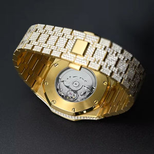 Montre mécanique automatique de luxe par un designer réputé sertie de diamants et de moissanite VVS, une montre pour homme sur mesure - Product Image 4