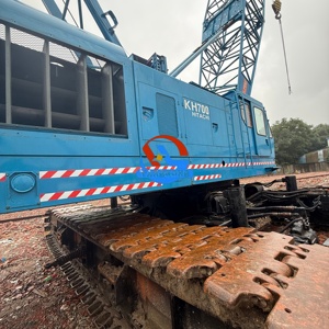 Grue sur chenilles Hitachi Kh700 bleue d'occasion, capacité de levage de 60 tonnes, avec moteur, boîte de vitesses et PLC - Product Image 1