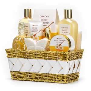 Ensemble cadeau <span class=keywords><strong>femme</strong></span> blanc laiteux jaune ensemble de bain gel douche <span class=keywords><strong>barre</strong></span> de savon et lotion pour le corps éclaircir la couleur de la peau inégale - Product Image 1