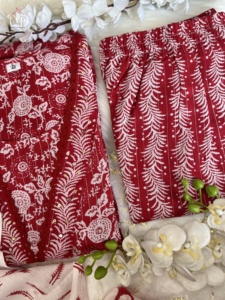 Ensemble de costumes lourds de nouvelle collection magnifiquement décoré avec un tissage Zari complexe à la main pour la vente à l'exportation - Product Image 5