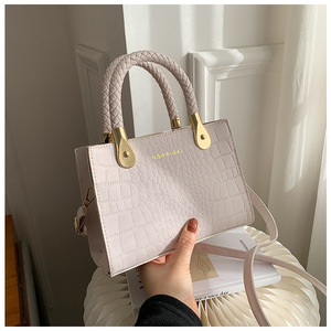 Bolso de Hombro Versátil y Elegante 2025 con Cierre de Hebilla de Cuero PU Genuino, Capacidad de 1L, Unisex, Bolso de Mano Transfronterizo - Product Image 4