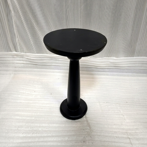 Table d'appoint ronde en bois noir moderne, mobilier minimaliste pour salon, design durable - Product Image 1