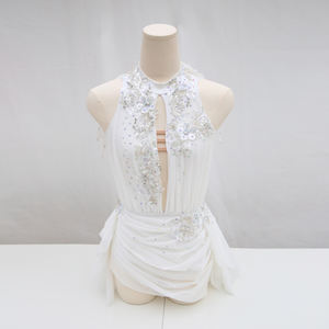 Ensemble de justaucorps de danse lyrique à impression numérique personnalisée avec jupe enveloppante pour les performances de danse de salon par Mamre - Product Image 1