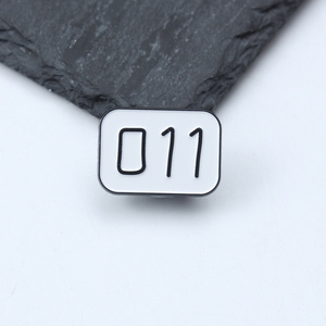 Broche de Dibujos Animados de <span class=keywords><strong>Stranger</strong></span> <span class=keywords><strong>Things</strong></span> al Revés <span class=keywords><strong>11</strong></span>, Insignia de <span class=keywords><strong>Stranger</strong></span> <span class=keywords><strong>Things</strong></span> - Product Image 2