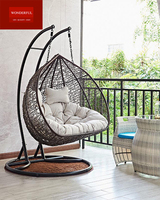 Chaise suspendue en rotin PE de bonne conception, chaise pivotante à deux places
