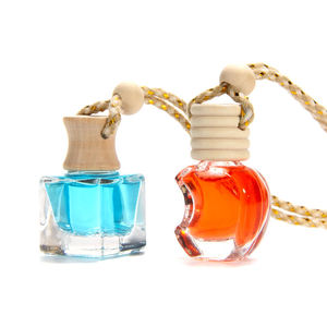 Venta caliente 8Ml forma cuadrada colgante difusor coche botella de Perfume coche aceite esencial botella de vidrio - Product Image 1