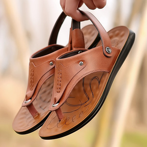 Sandales à sangle en T pour hommes, chaussures de plage antidérapantes en cuir souple, design décontracté à clipser sur les orteils, pour jeunes de 18 à 40 ans - Product Image 1