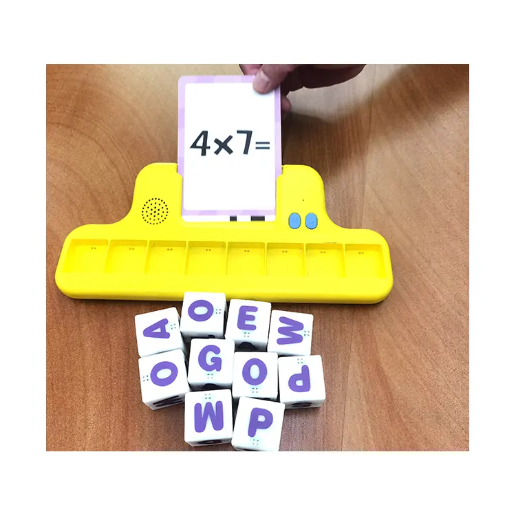 I più piccoli personalizzati che imparano le parole della lettera inglese che bloccano i giocattoli divertenti matematica educativa calcolano i giocattoli del cubo di attività per i bambini