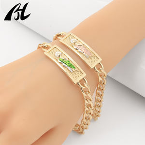 طقم أساور ذهبية L-700 بتصميم شخصيات دينية، ميدالية القديس مع رداء أخضر/وردي وهالة، مجوهرات كلاسيكية تعكس الإيمان - Product Image 3