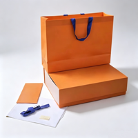 Boîte cadeau en papier enduit réutilisable de qualité supérieure avec couvercle à fermeture magnétique, doublure en éponge, finition vernie pour l'emballage de bijoux