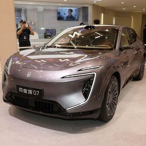 AVATR USADO 11 2023 MODELO 90 GRADOS EDICIÓN DE LUJO COCHE DE PRUEBA PRECIO BARATO VEHÍCULOS DE NUEVA ENERGÍA NEGRO SUV 99% VEHÍCULO NUEVO - Product Image 2
