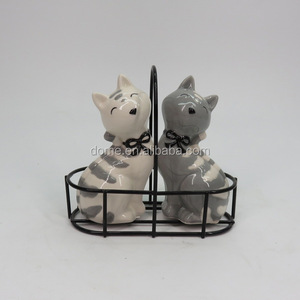 Set di Saliera e Pepiera in Ceramica a Forma di Pupazzo di Neve Mr & Mrs, Regalo Natalizio all'Ingrosso - Product Image 5