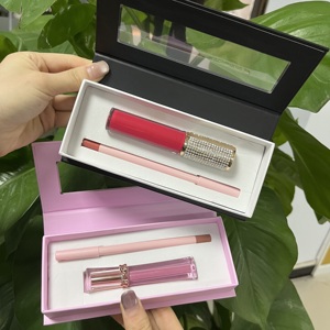 Nouveau design, vente chaude : Kit lèvres 2-en-1 avec crayon contour et gloss brillant, personnalisable avec votre logo - Product Image 2