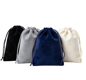 Sacs à cordon en velours personnalisés avec logo imprimé, sacs cadeaux écologiques doux pour bijoux, colliers, bagues, emballages de faveurs de mariage - Product Image 2