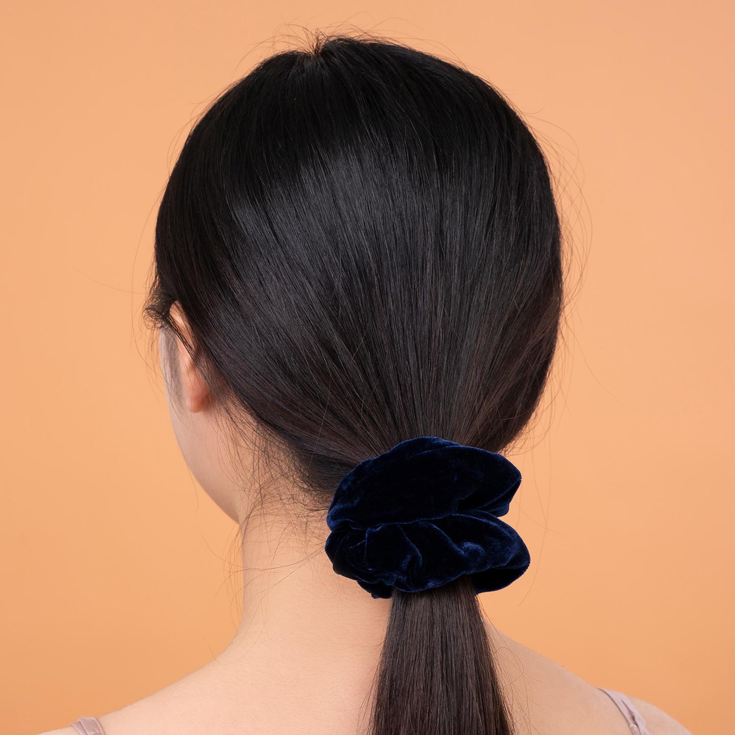 ยางรัดผมผ้าไหมสีน้ำเงินเข้ม 4 ซม.