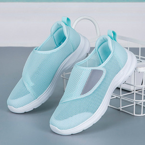<span class=keywords><strong>Zapatos</strong></span> de malla transpirable con velcro de talla grande para <span class=keywords><strong>personas</strong></span> <span class=keywords><strong>mayores</strong></span>; <span class=keywords><strong>Zapatos</strong></span> de verano para caminar de hombre y mujer con pie ancho y empeine alto - Product Image 2