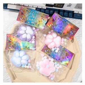 Vente directe d'usine, vente en gros, jouets mochi TPR uniques à récupération lente, patte de chat Taba - Product Image 1