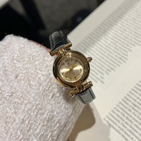 Montre-bracelet mini en argent pour femme, cadran soleil, montre de tous les jours pour femme, montre-bracelet à quartz polyvalente pour femme, bracelet en cuir confortable
