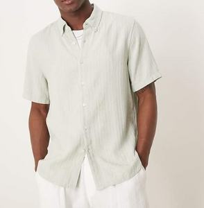 Vente en gros de chemises à manches courtes en lin personnalisées chemises respirantes à revers décontractées pour hommes - Product Image 1